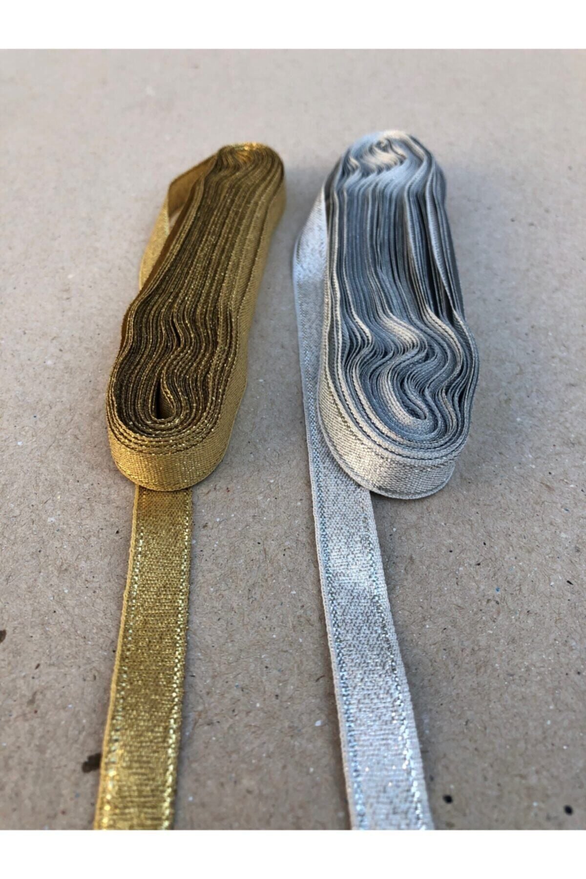 10 Meter goldenes und 10 Meter silbernes Glitzerband (1 cm Breite)
