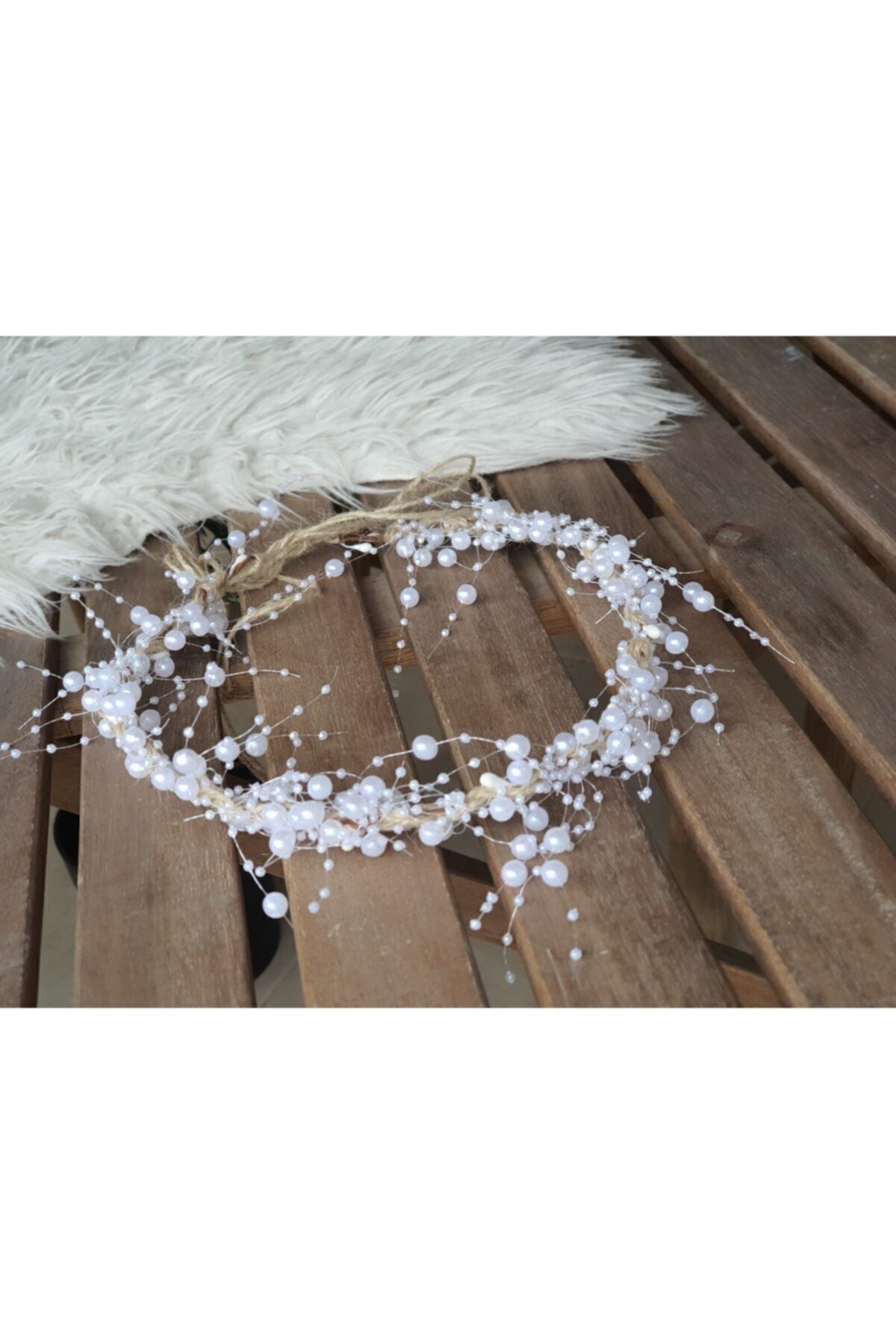 Weiße, schlichte Schwangerschaftskrone mit Perlen für Damen