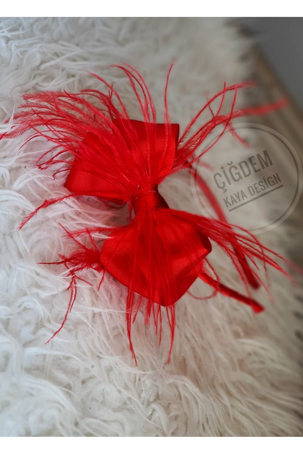 Rotes, gefiedertes Schwangerschaftskronen-Set für Mutter und Baby (Kronen zum Thema Neujahr)