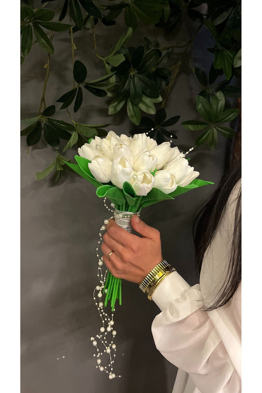 Brautstrauß aus perlenbesetzten Tulpen - Ansteckblume des Bräutigams - Brautstrauß -
