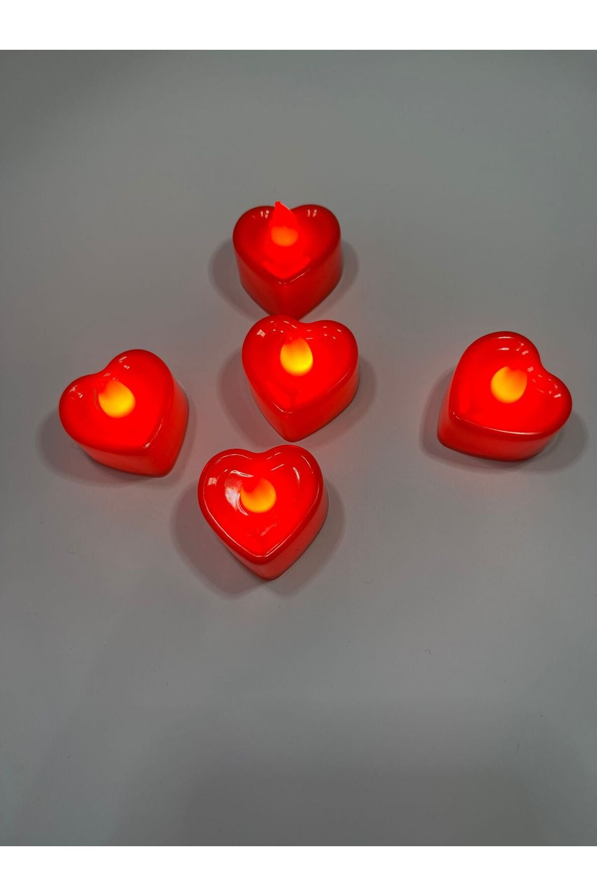 Herzförmige batteriebetriebene LED-Kerzen (5er-Pack) – Love-Filled Lights