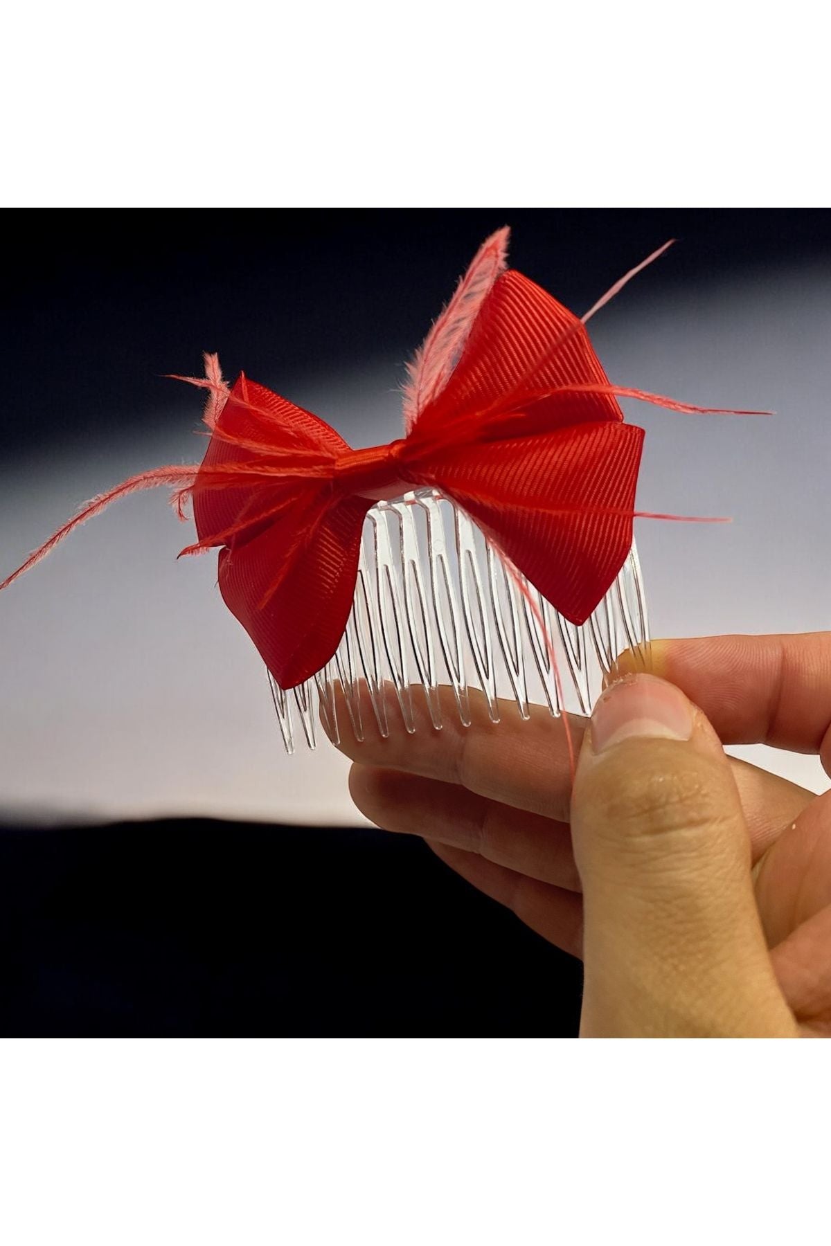 Handgemachte rote Federschleife, spezielles Design, Haarspange