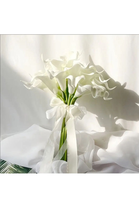 Luxuriöser Brautstrauß aus Satin mit nassen Perlen und Gala