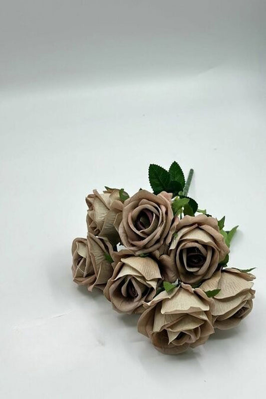 7-teiliger Rosenstrauß aus Samt – Ideal für Hochzeiten & Dekoration
