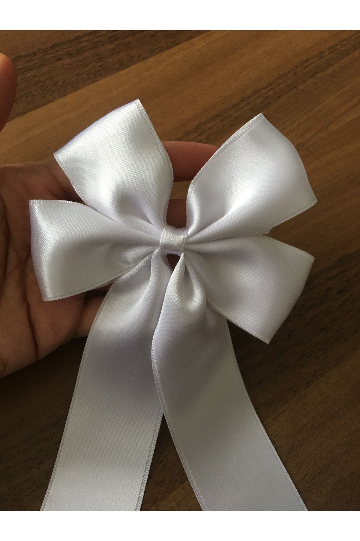 23. April Special Day Satin Bowknot Weiß