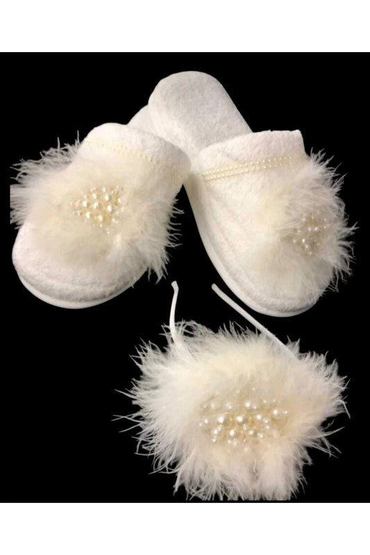 Eleganz nach der Geburt: Schwangerschaftsset mit weißer Feder und Brosche