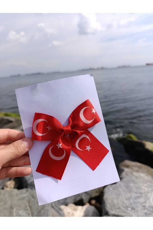 29. Oktober – 23. April Spezielle handgefertigte Dornschließe mit Flaggenmuster