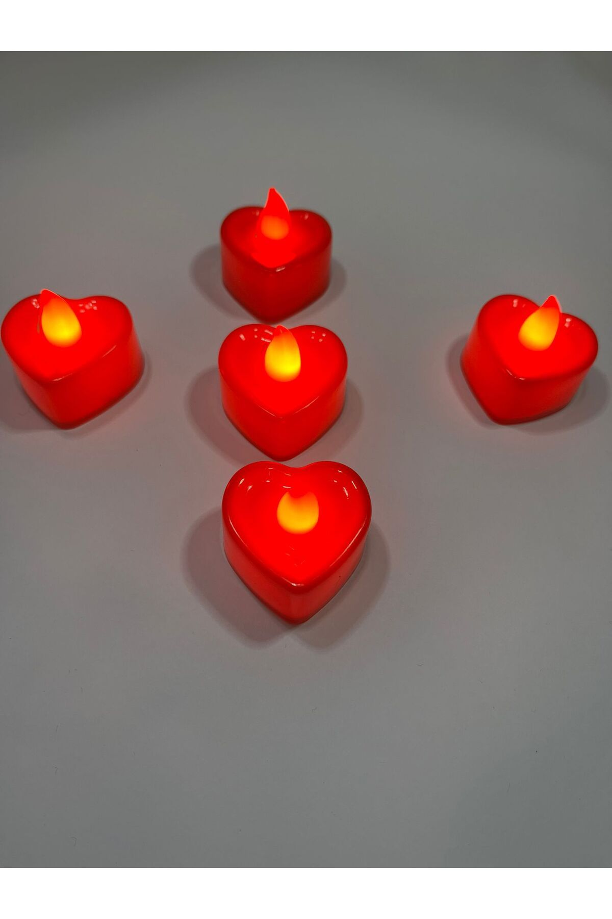 Herzförmige batteriebetriebene LED-Kerzen (5er-Pack) – Love-Filled Lights