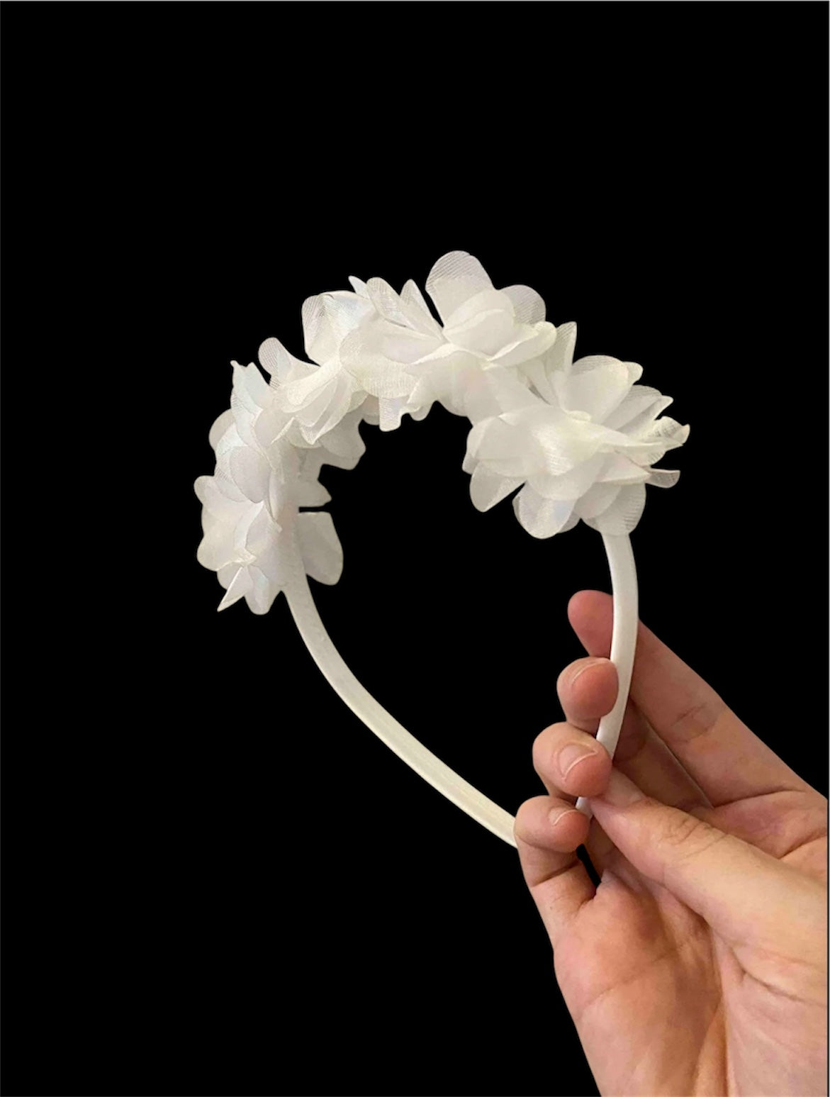 Weiße Brautjungfernkrone mit Laser-Blumenmuster