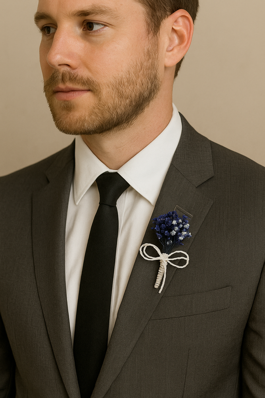 Elegante blaue Blumen-Ansteckblume für den Bräutigam – handgefertigte Ansteckblume für besondere Anlässe