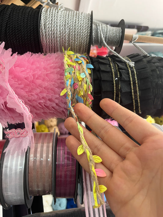 Buntes Strohband – 1 Meter | Natürlich aussehendes Dekoband