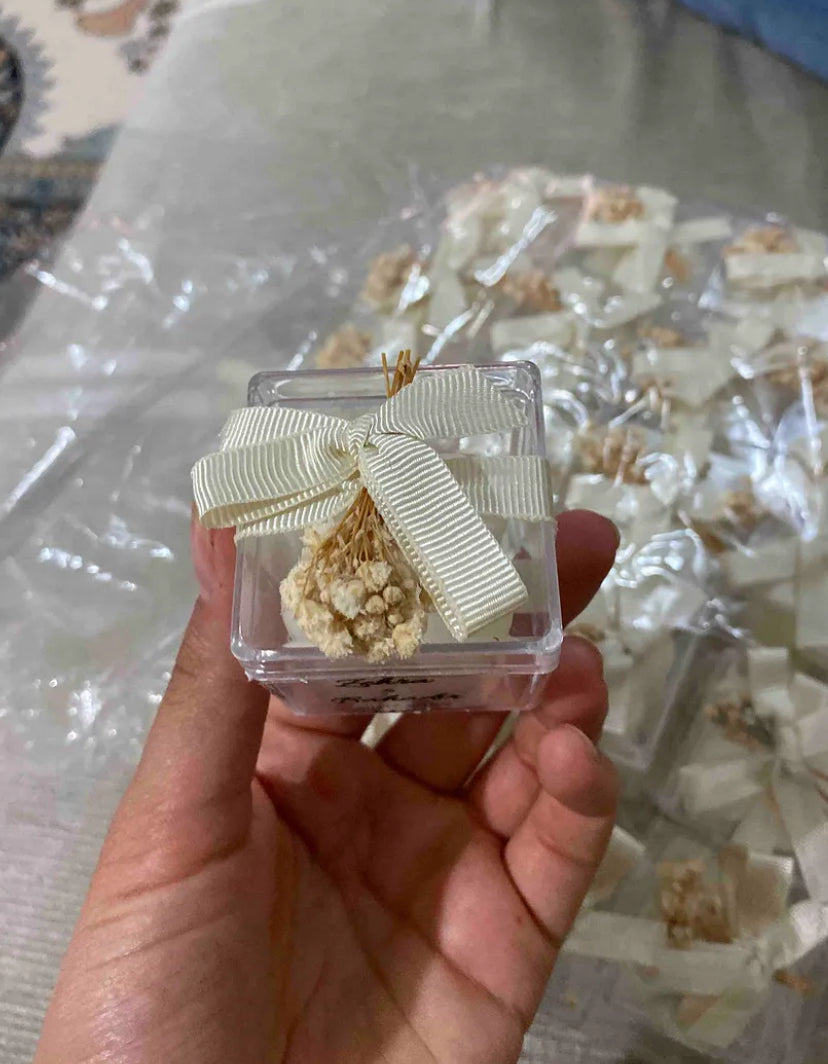 Özel Düğün Nikah Şekeri – Lüks Mini Çiçekli Bubble Mum Krem Kurdaleli Hediyelik (15 Adet)