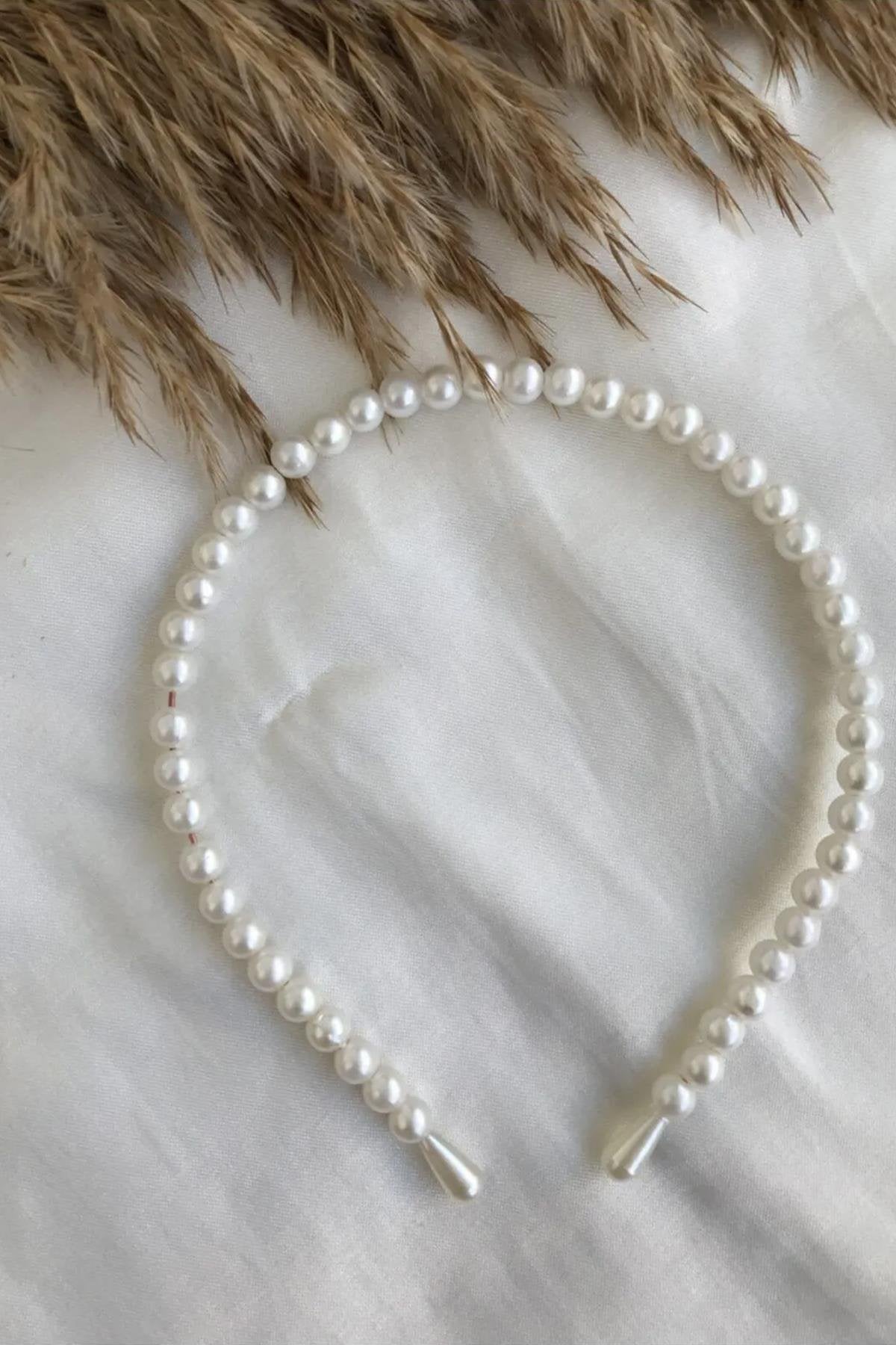 Elegante weiße Perlenkrone – Stilvolles Haaraccessoire für Damen
