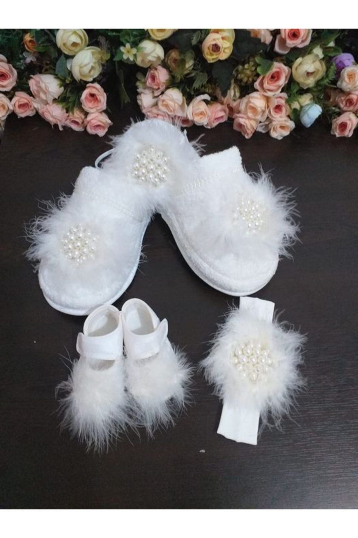 Tüylü Incili Lohusa Terlik Ve Taç Bebek Patik Ve Bandana Seti