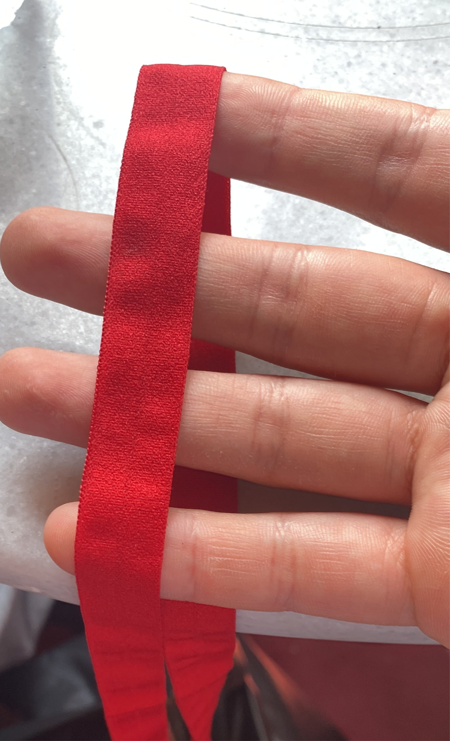 Kırmızı lastikli Saç Bandı 1,5 cm 5metre