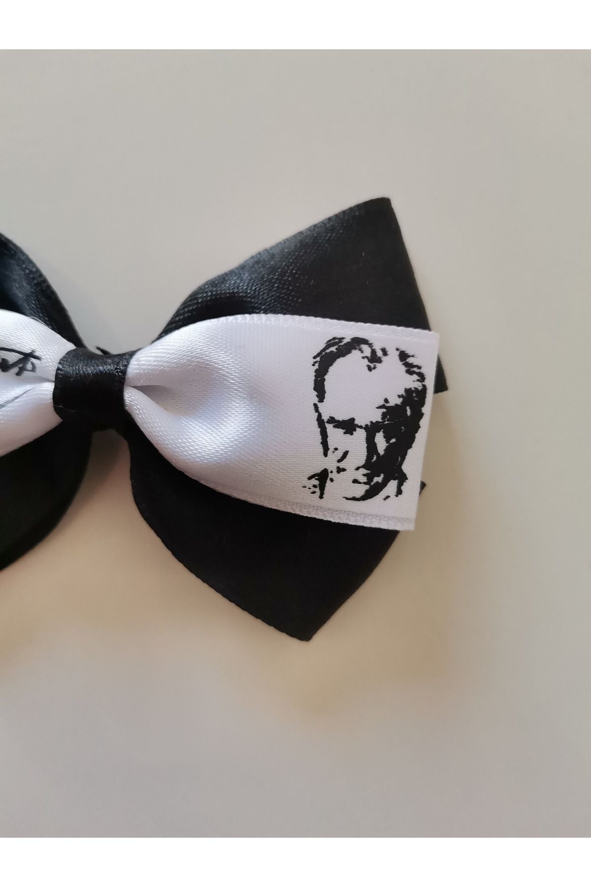 Minik Adımlar 2 Adet 29 Ekim 10 Kasım Atatürk Ve Imzası Baskılı Özel Tasarım Klips Toka