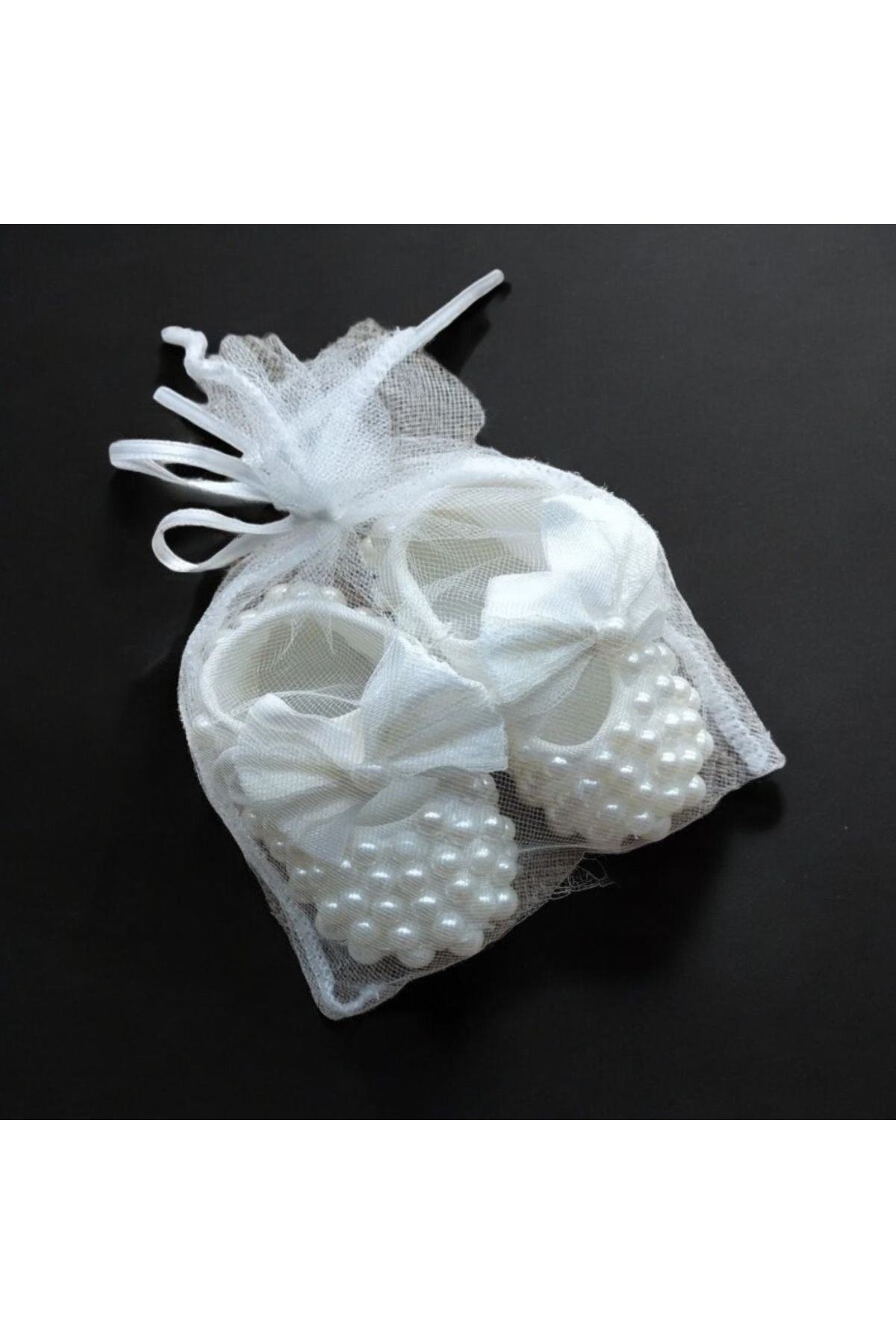 İnci Detaylı Fiyonklu Bebek Patik – Zarif ve Sevimli Tasarım