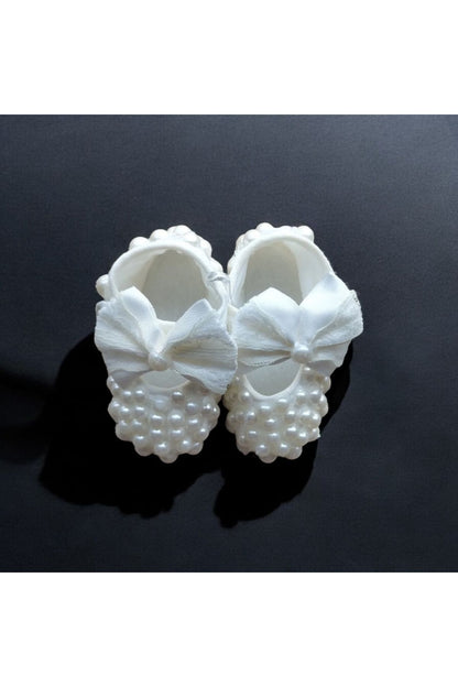 İnci Detaylı Fiyonklu Bebek Patik – Zarif ve Sevimli Tasarım