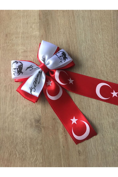 23. April, Halbmond, türkische Flagge, Atatürk-Schleife und Schnalle