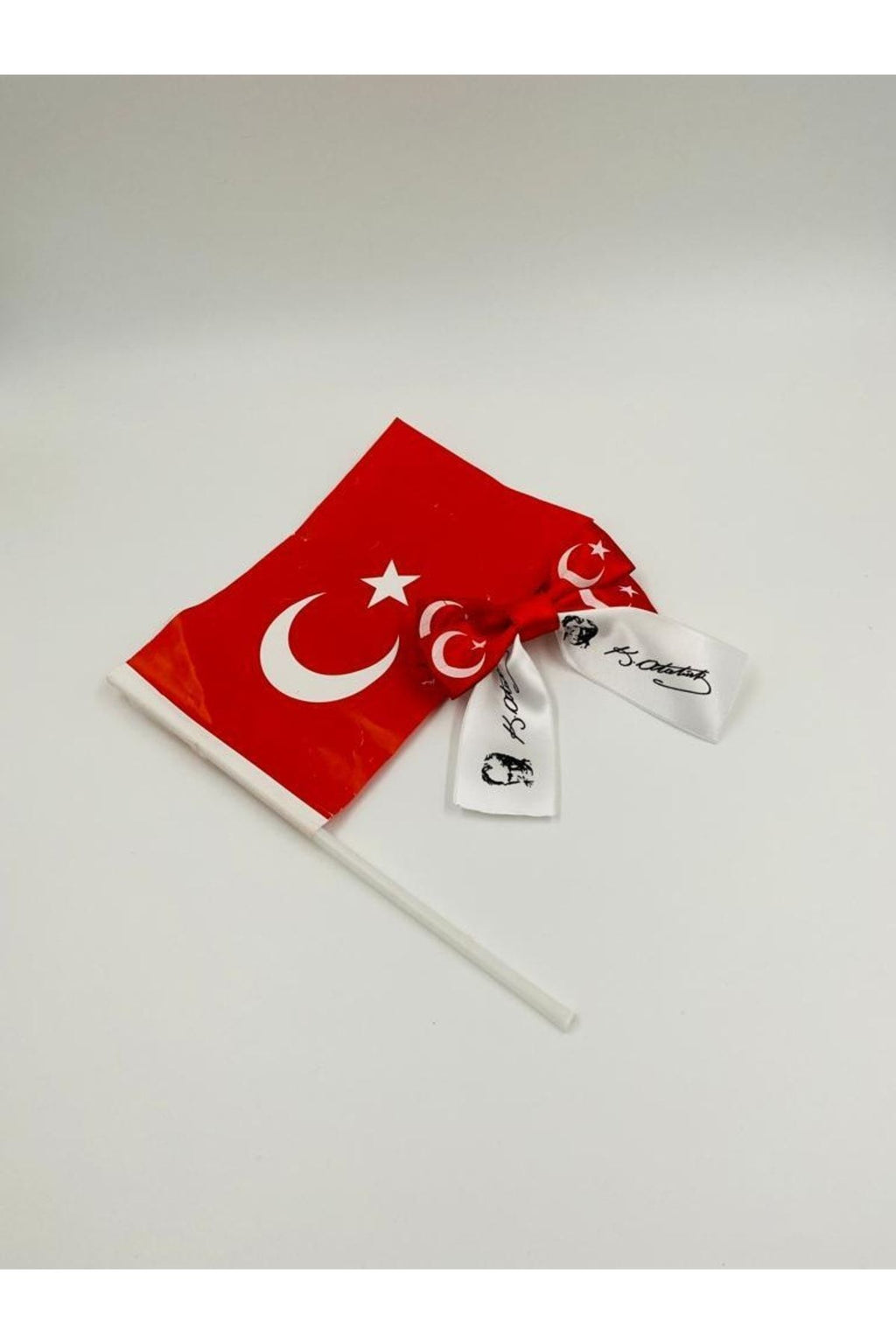 Atatürk Ve Bayraklı 23 Nisan 29 Ekim 19 Mayıs 30 Ağustos Bayram Tokaları Otomatik Toka 6 Adet