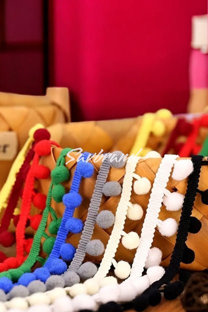 Ponpon Şerit Yaklaşık 20 Metre