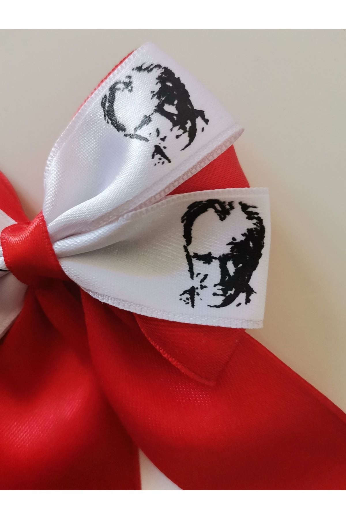 Minik Adımlar 2 Adet 29 Ekim 10 Kasım Atatürk Ve Imzası Baskılı Özel Tasarım Klips Toka