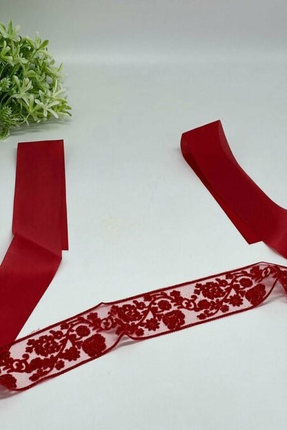 Kırmızı Simli Gelin Beli Aksesuarı – Parlak ve Şık Tasarımıyla Kına ve Düğünler İçin İdeal