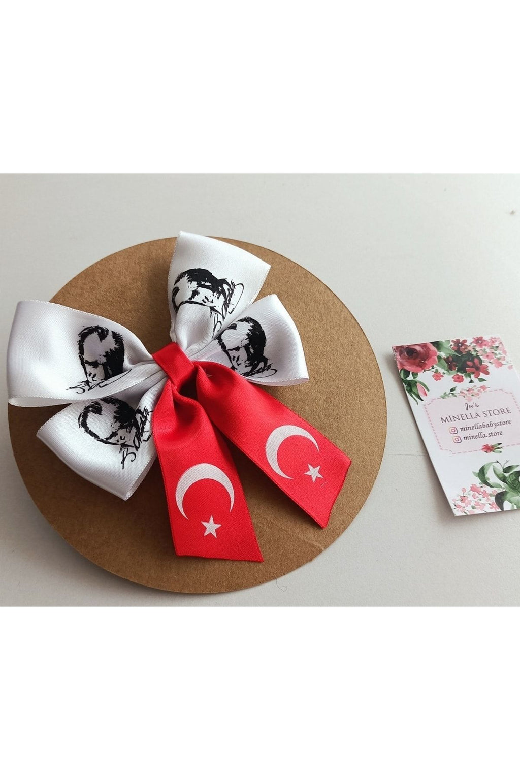 Türk Bayrağı Ve Atatürk Baskılı Taç 23 Nisan 29 Ekim Cumhuriyet Bayramı