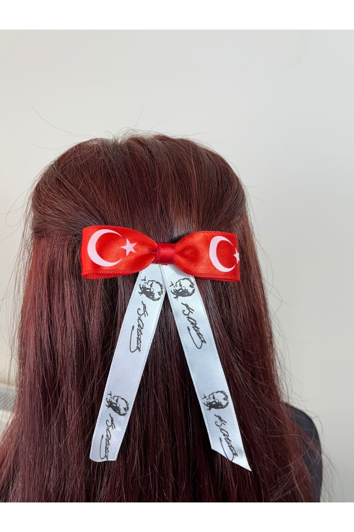 Türk Bayrağı Ve Atatürk İmzalı 23 Nisan Klipsli Toka