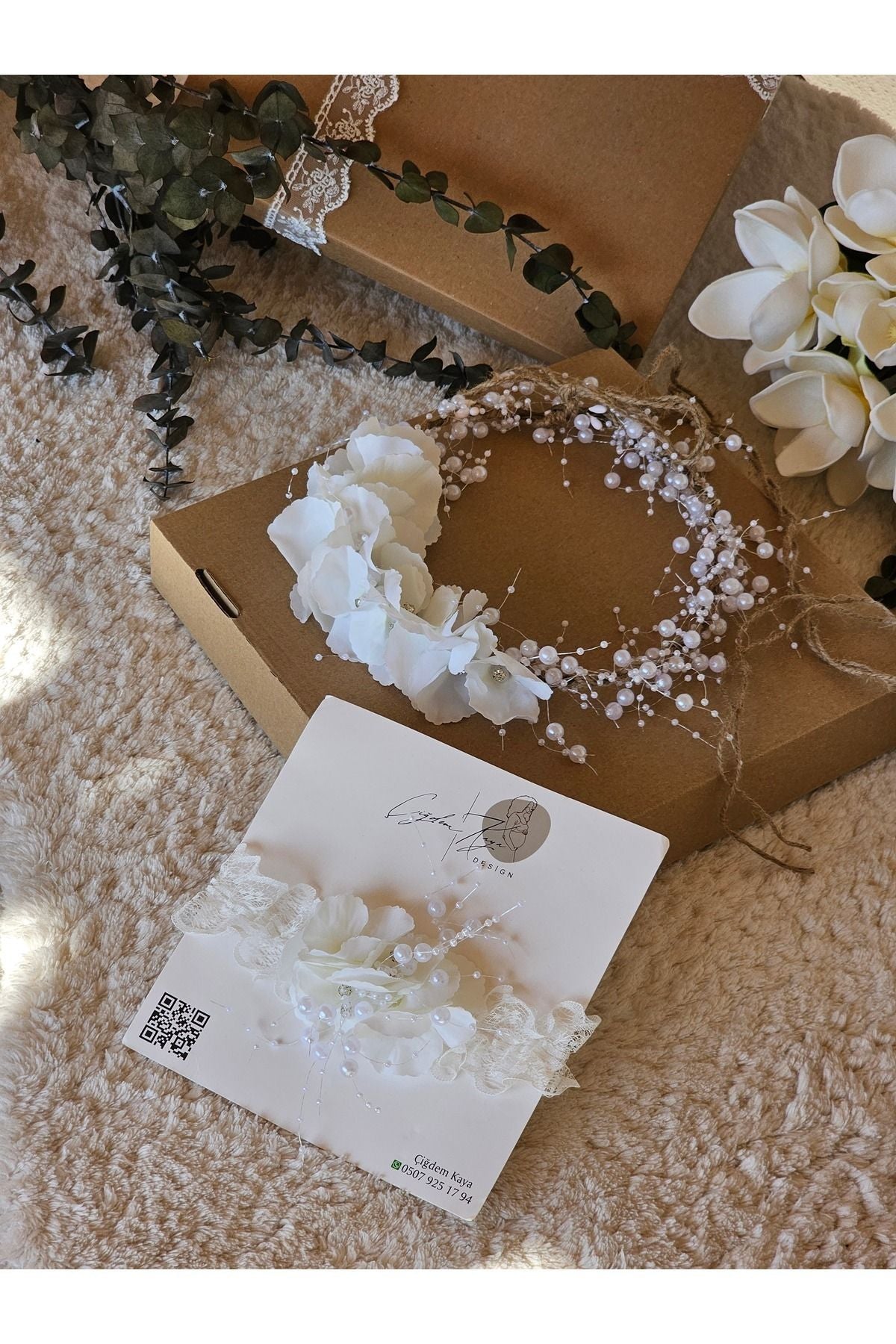 Weiße Hortensienblüte für Mutter und Baby, spezielles Design, Krone und Stirnband (Mutter-Kind- und Wochenbettkrone)