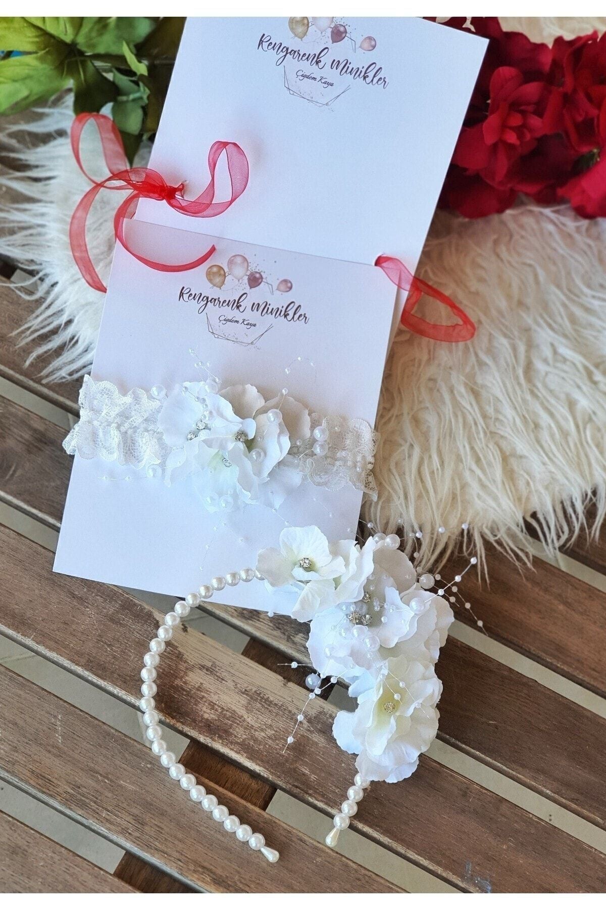 Anne Bebek Beyaz Cicek Inci Detaylı Taç & Saçbandì