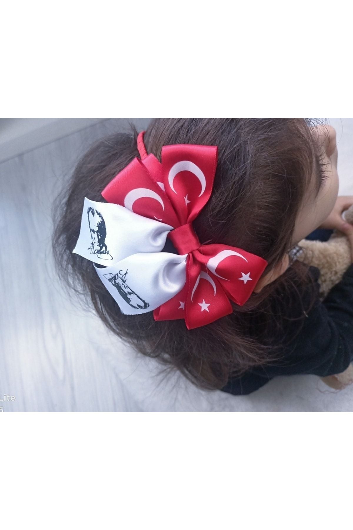 Türk Bayrağı Ve Atatürk Baskılı Taç 23 Nisan 29 Ekim Cumhuriyet Bayramı