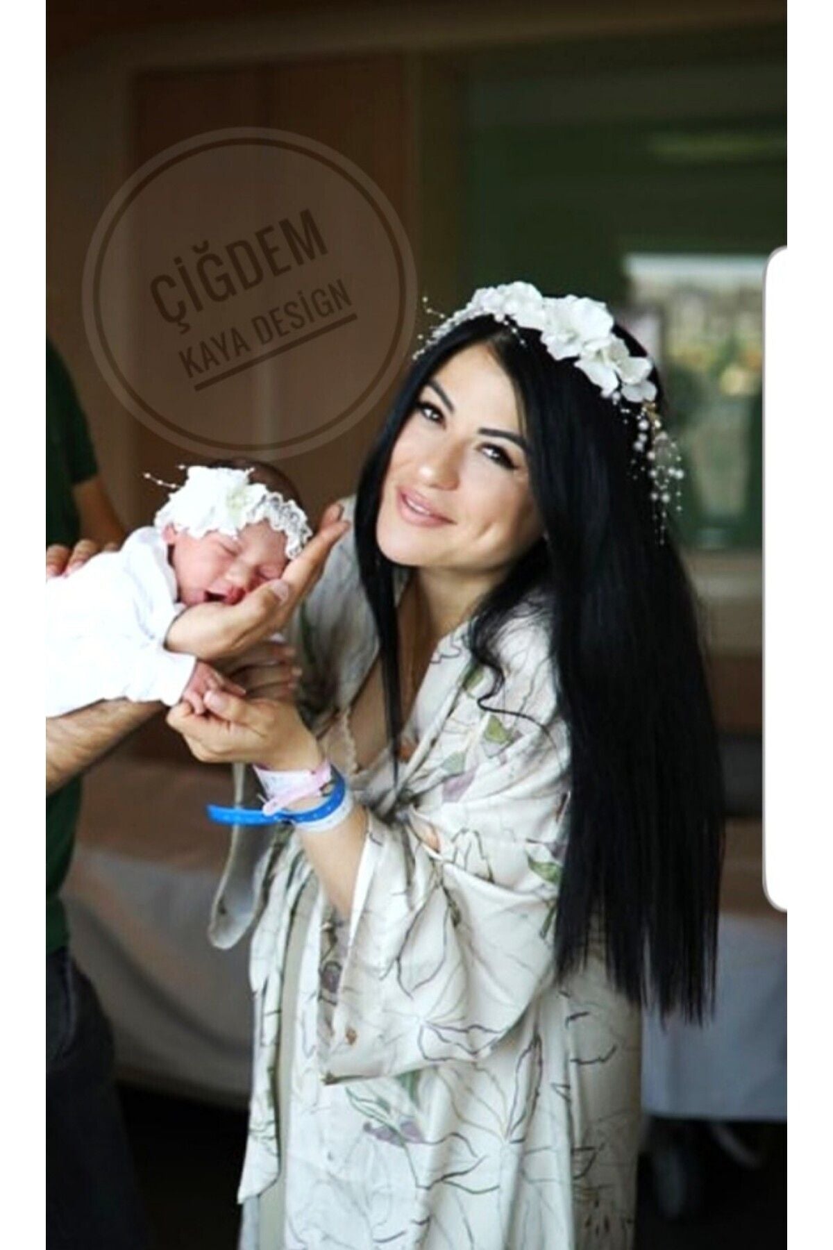 Anne Bebek Beyaz Ortanca Çicekli Özel Tasarım Taç & Saçbandı (HAMİLE LOHUSA TACI)