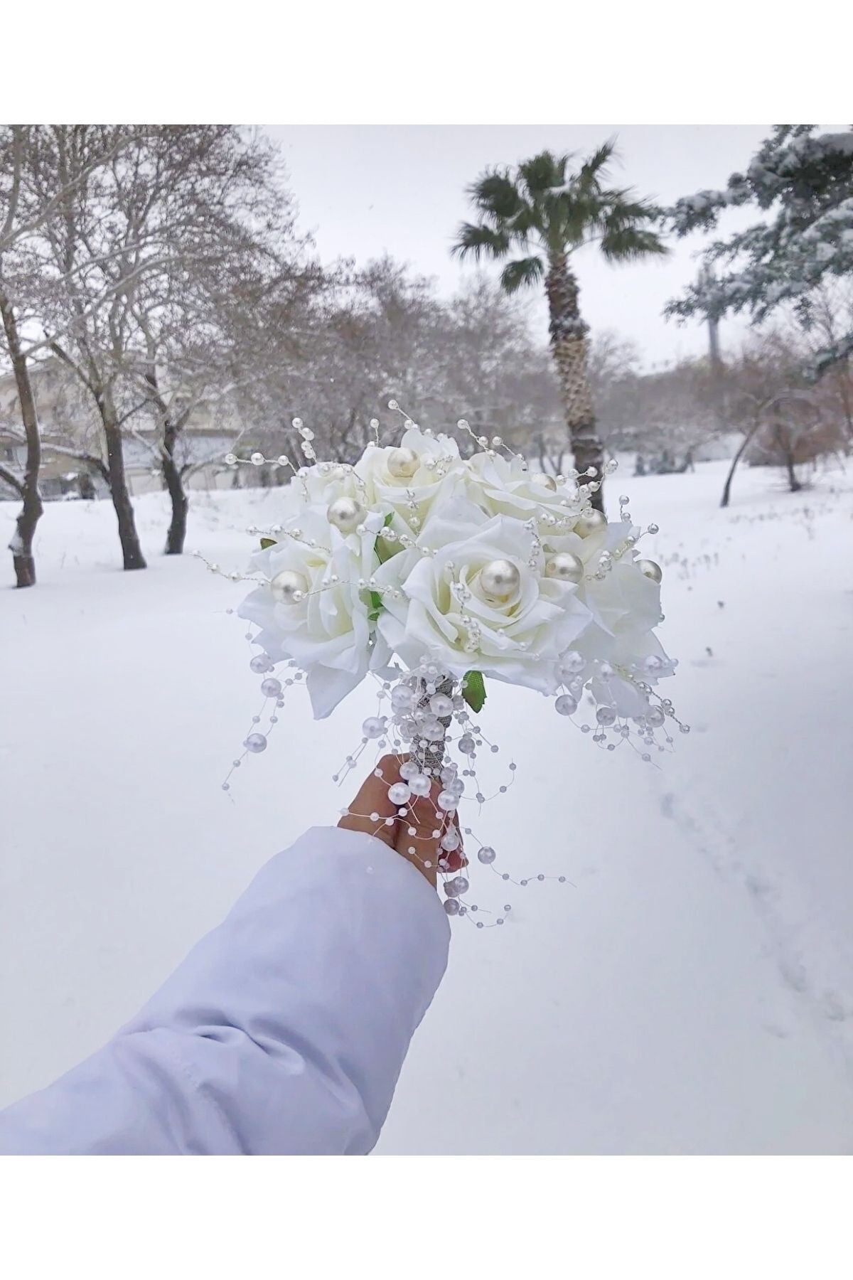 Perlweißer Brautstrauß und Ansteckblume für den Bräutigam (HOCHZEIT, VERLOBUNG, HENNA, HANDBOUQUET, BRAUTBOUQUETS, BRÄUTIGAM)