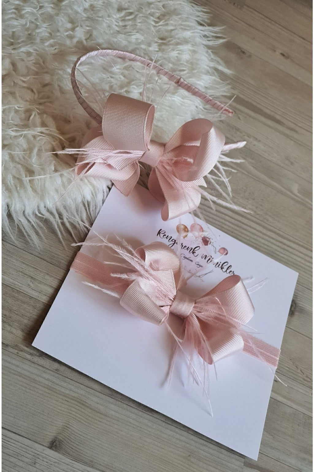 Kurdele Fiyonk Tüy Detayli Anne Bebek Lohusa Taç Seti