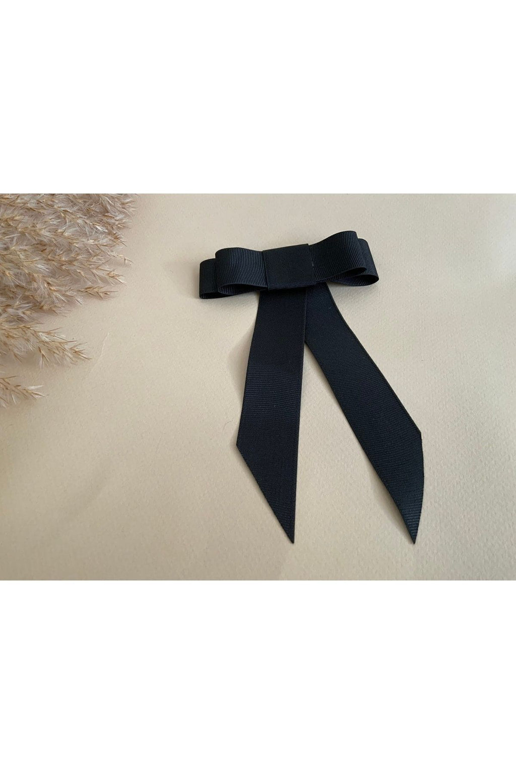 (G) Schwarze Bandbrosche Anstecknadel
