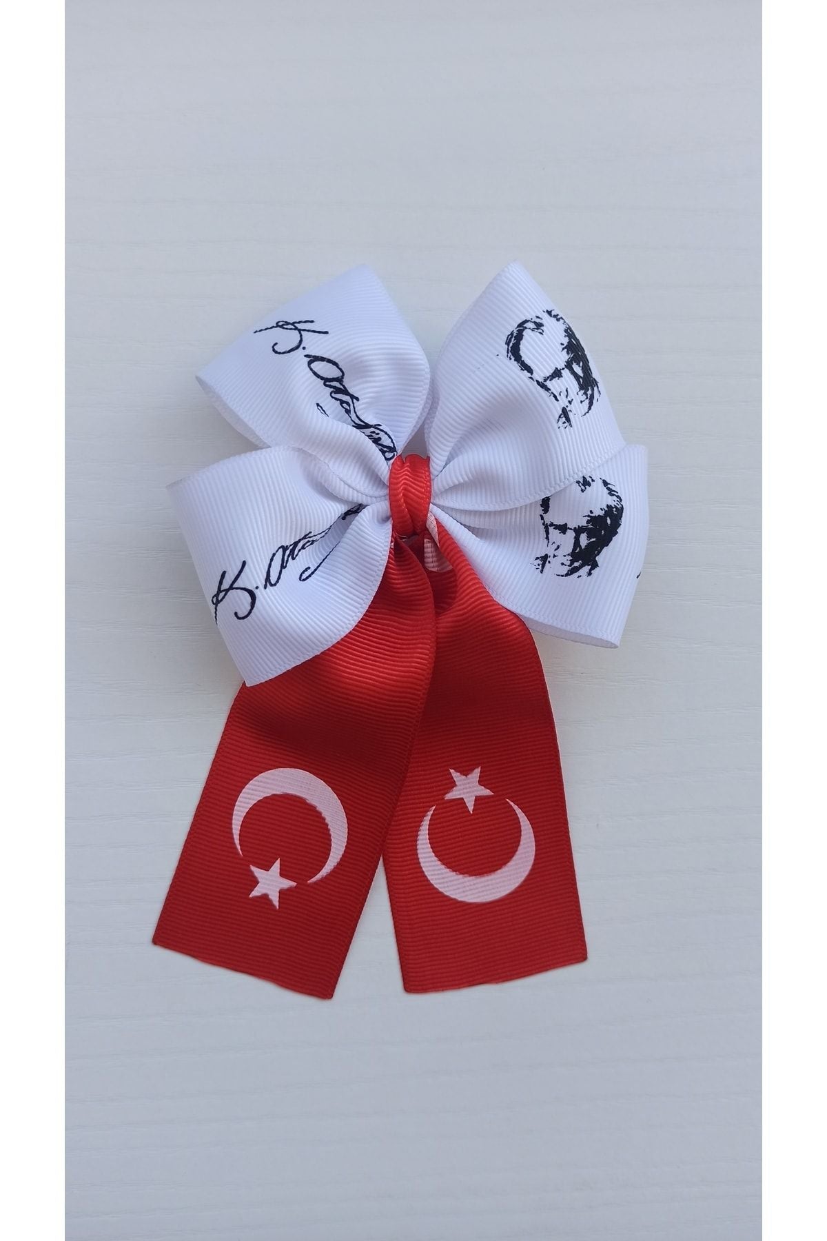 23 Nisan Ataturk Lu Bayrak Li Klipsli Kurdele Toka