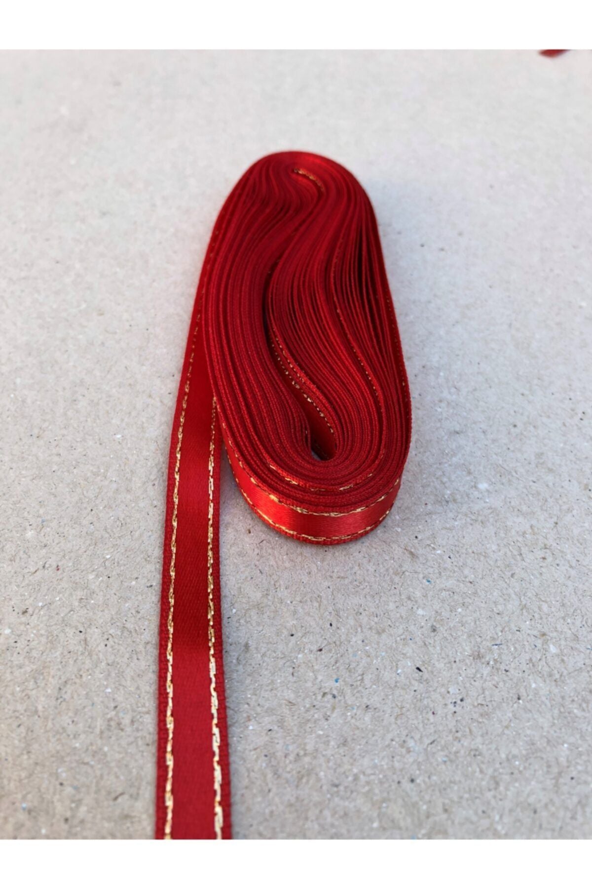10 Metre Kırmızı Saten Kurdele Sim Şeritli (1 cm En)