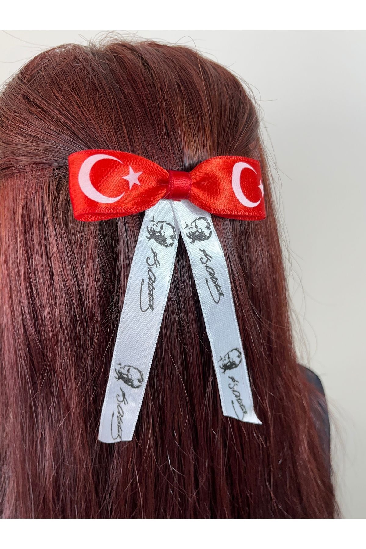 Türk Bayrağı Ve Atatürk İmzalı 23 Nisan Klipsli Toka
