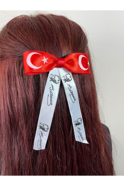 Schnalle mit türkischer Flagge und Atatürk-Signatur vom 23. April