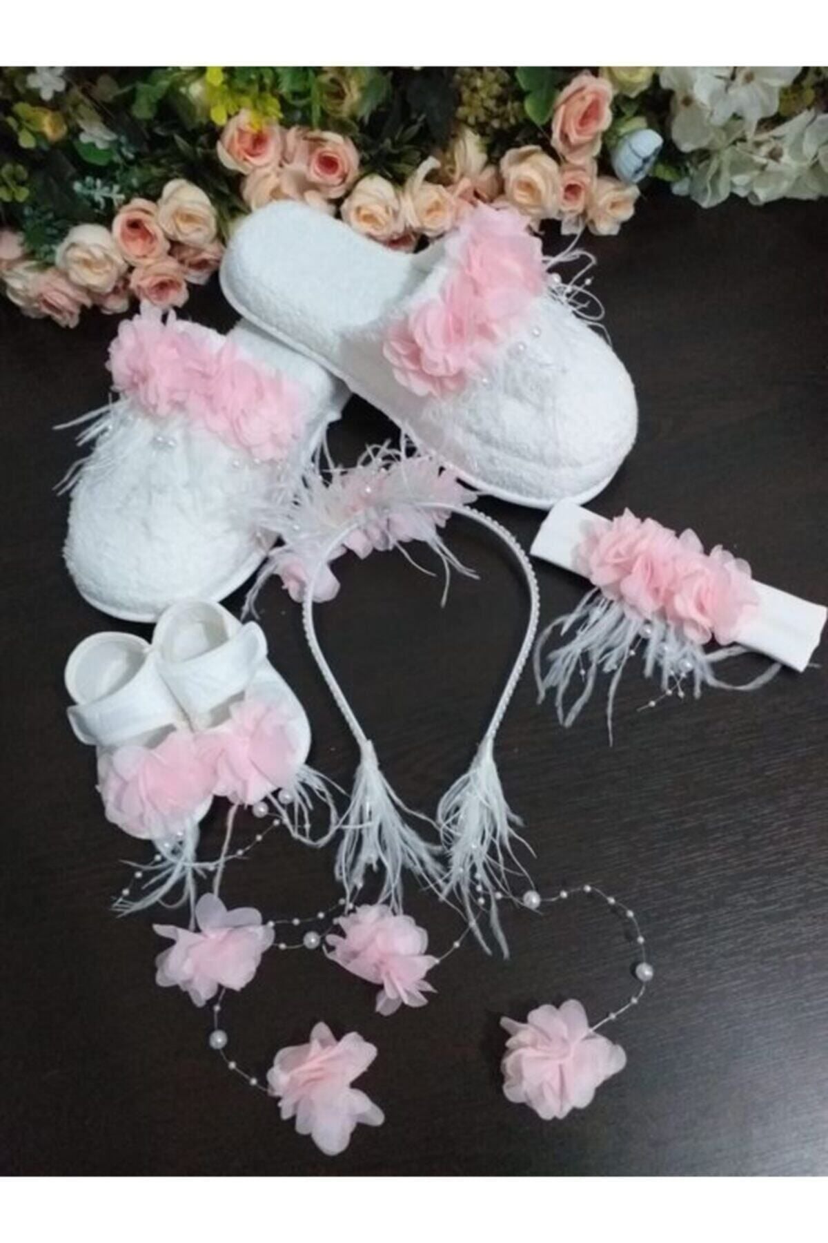 Lohusa Terlik Ve Taç Bebek Patik Ve Bandana Seti