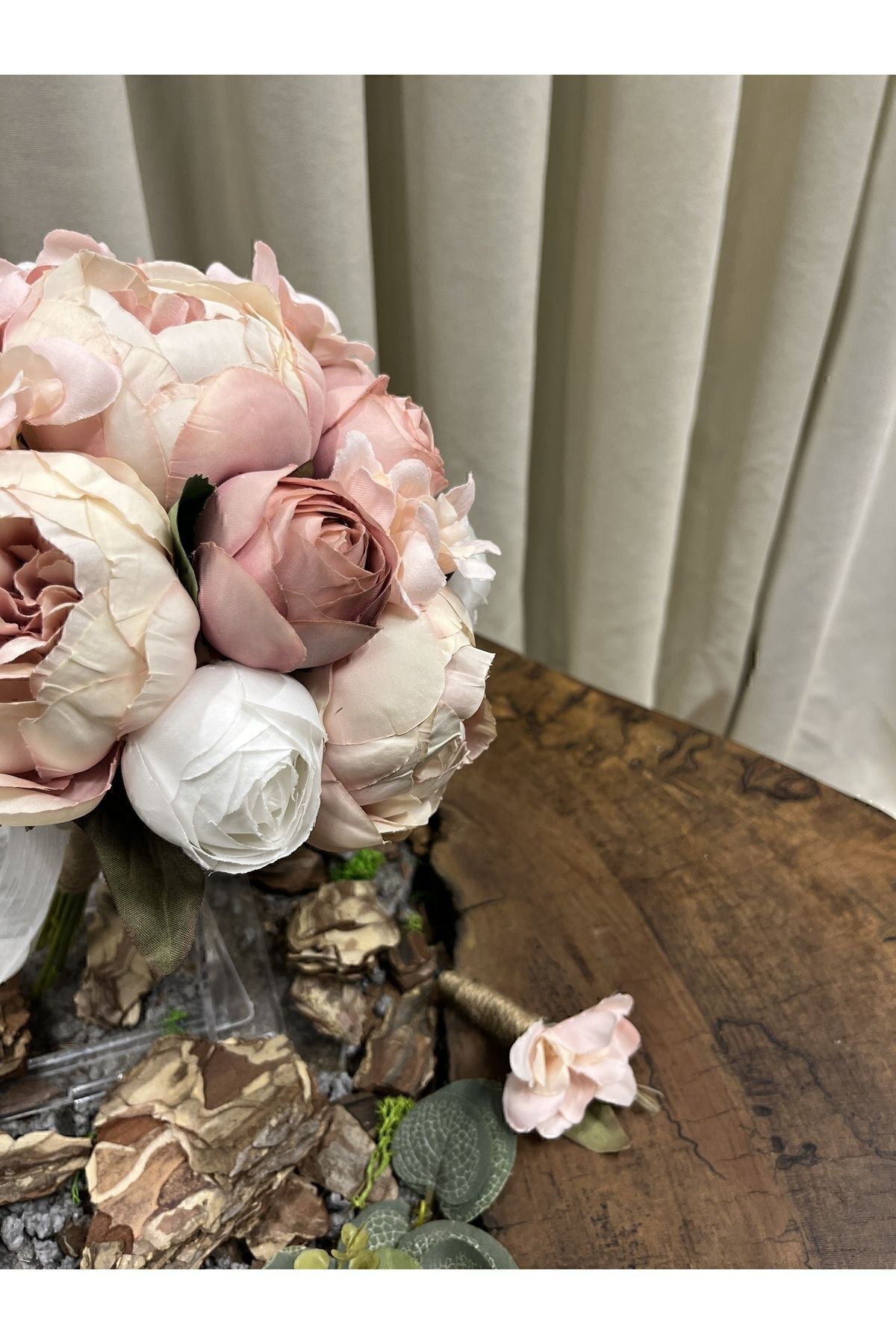 Rosa und weißer Pfingstrosen-Brautstrauß - Brautstrauß - Bräutigam-Ansteckblume - Künstliche Blume