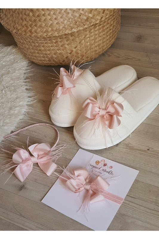 Pudra Pembesi Tüylü Fiyonk Lohusa Tacı Terlik Ve Bebek Sacbandı Lohusa Takimi