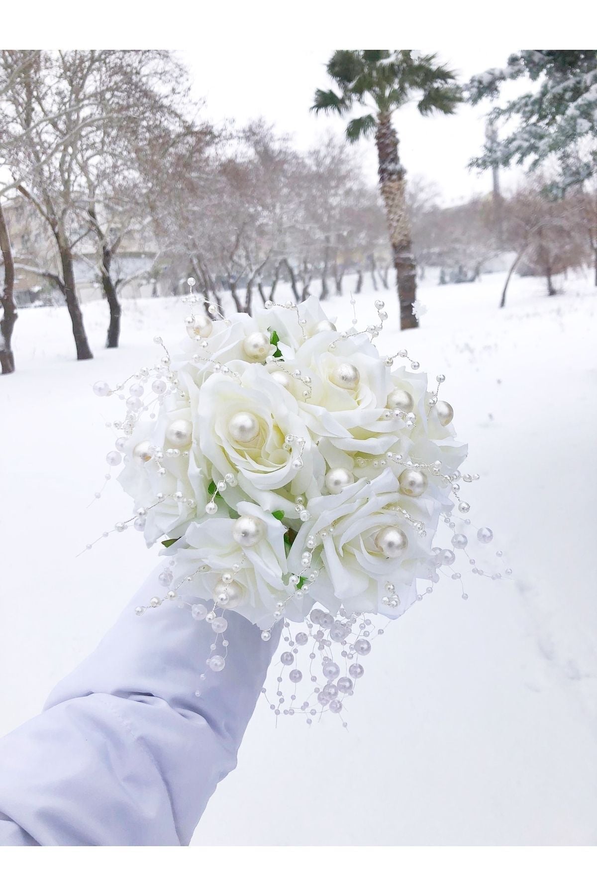 Perlweißer Brautstrauß und Ansteckblume für den Bräutigam (HOCHZEIT, VERLOBUNG, HENNA, HANDBOUQUET, BRAUTBOUQUETS, BRÄUTIGAM)