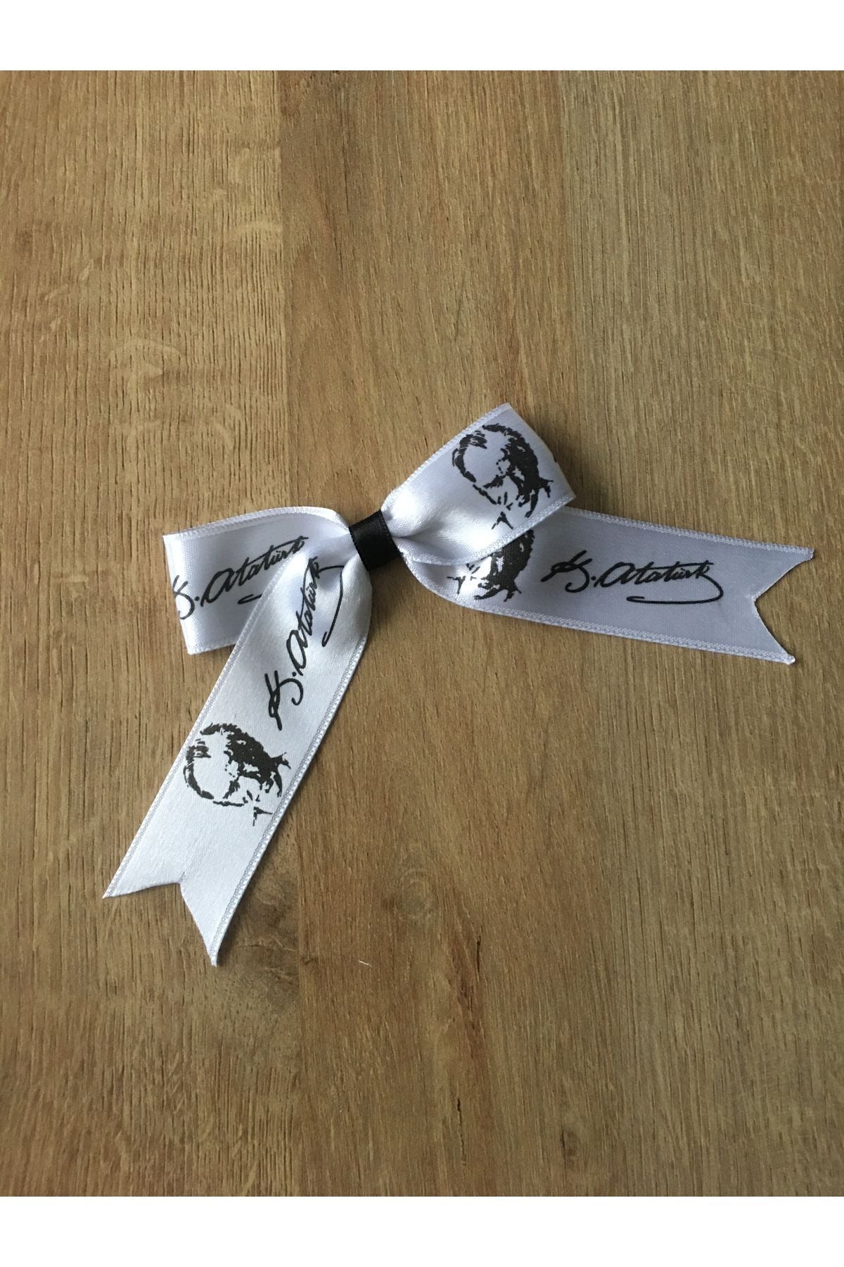 29. Oktober – 23. April Atatürk Weißer Bowknot Einzelclip
