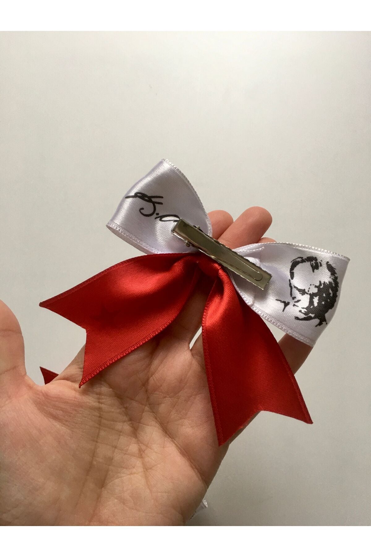 29 Ekim 23 Nisan Atatürk Imzalı Ve Türk Bayraklı Klips Toka 2’li