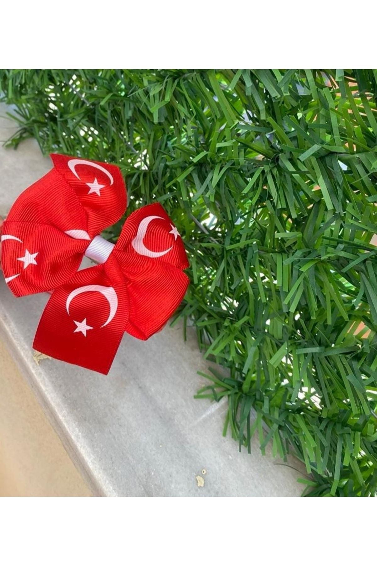 Kız Çocuk Desenli 23 Nisan 29 Ekim 19 Mayıs Gösteri Mezuniyet Toka Taç
