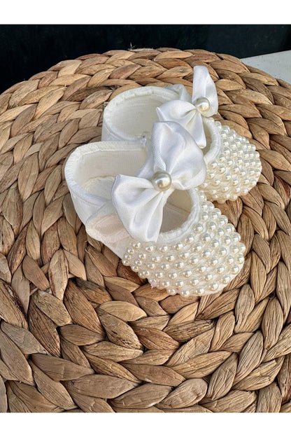 Kız Bebek Kalp Detay Parlak Incili 0-6 Ay Arası 10cm Hediyelik Patik Lüx Cırtcıtlı