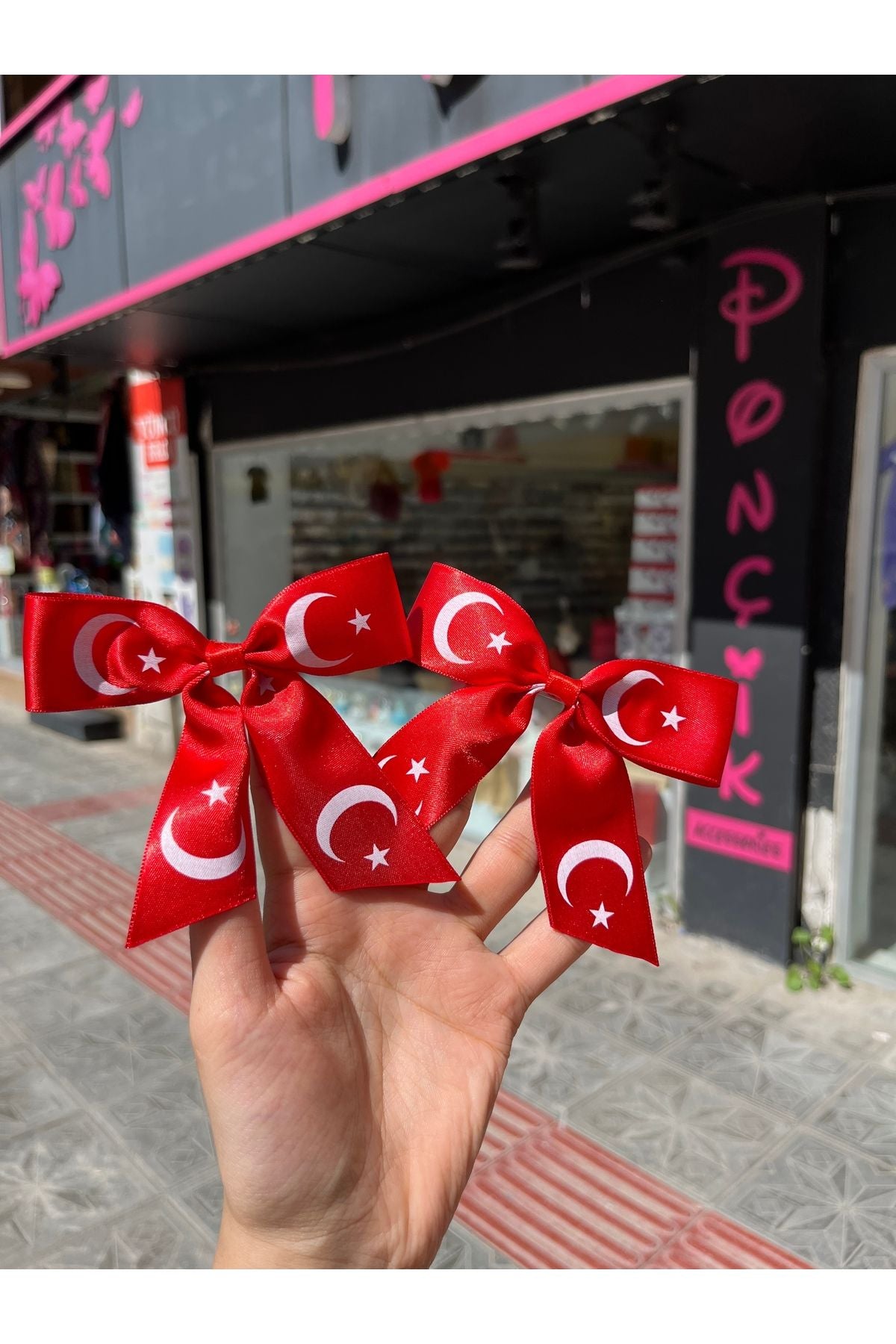 23 Nisan Tokası Kırmızı Fiyonk Ay Yıldızlı Pens Toka