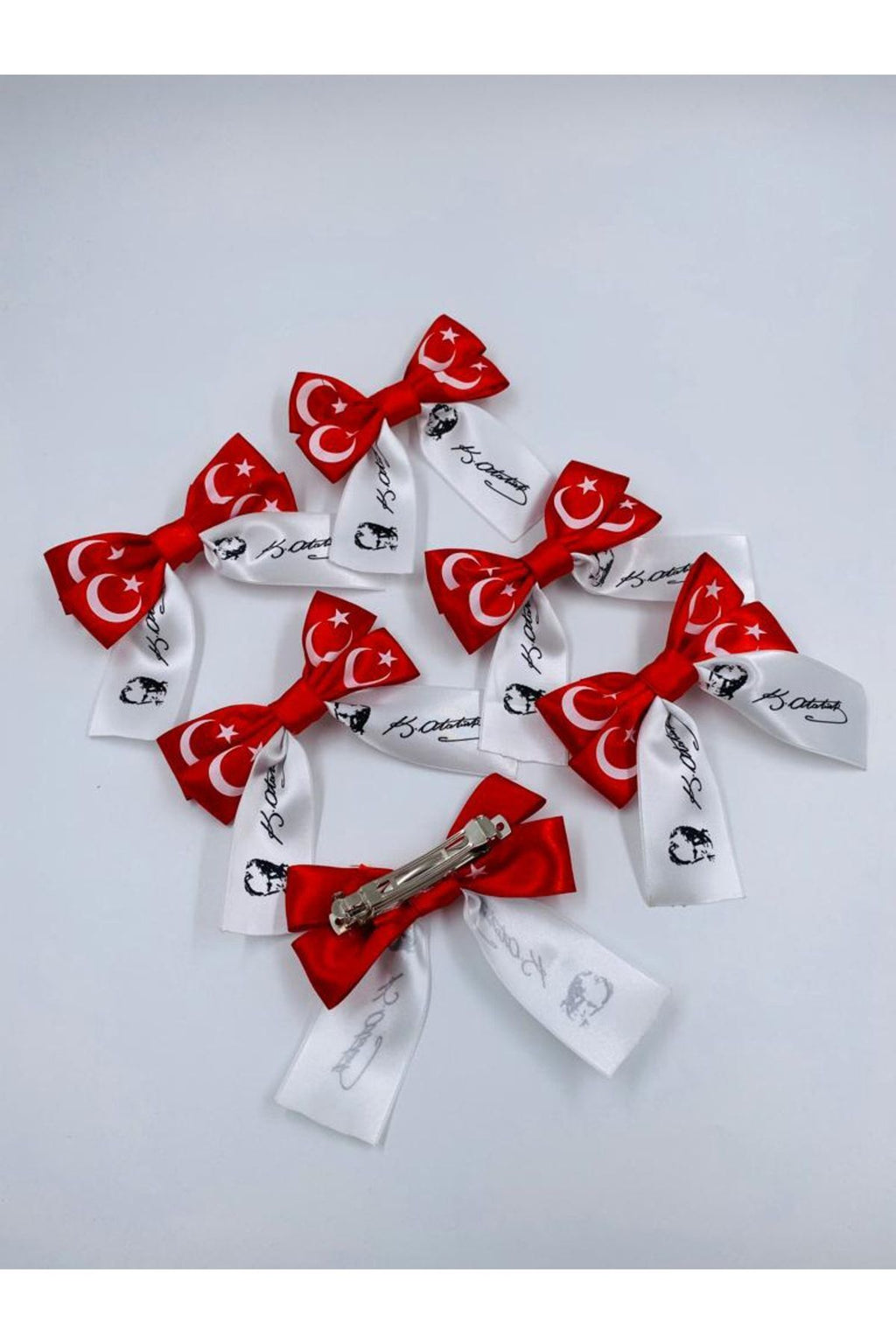 Atatürk Ve Bayraklı 23 Nisan 29 Ekim 19 Mayıs 30 Ağustos Bayram Tokaları Otomatik Toka 6 Adet